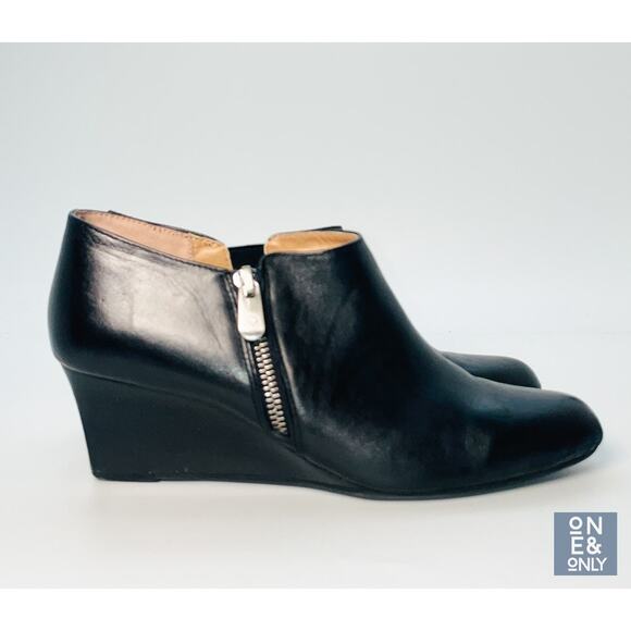 ADRIENNE VITTADINI Leather Wedge Midge Booties Black Zip Boot Heel Womens 9 - Picture 1 of 10